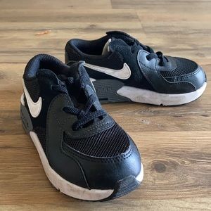 Nike toddler sneakers